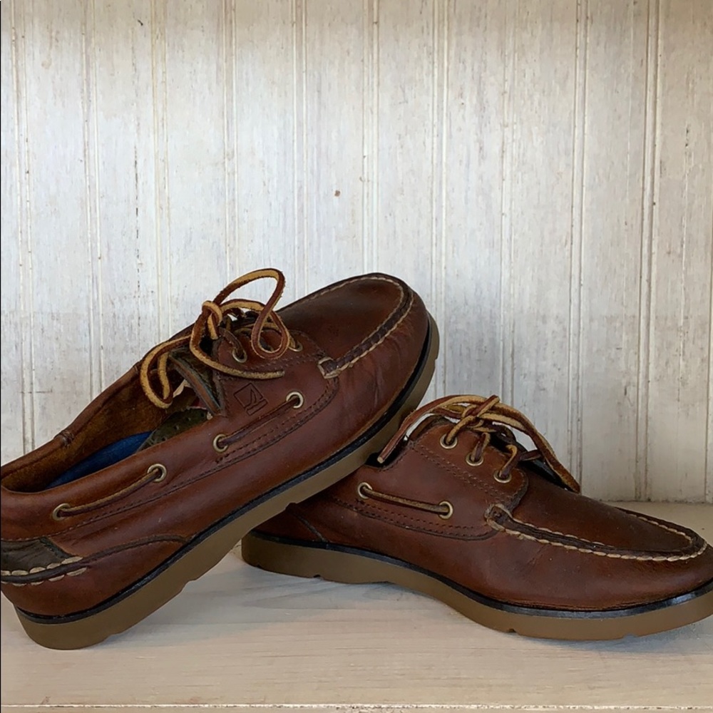 Boys size 4 Sperry Top Sider shoes